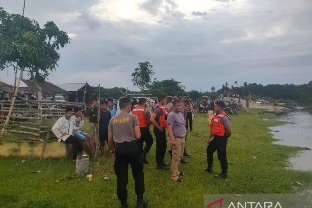 Pencarian seorang remaja warga Sukajadi, Pekanbaru yang tenggelam di Sungai Kampar masih dilakukan (foto/int)